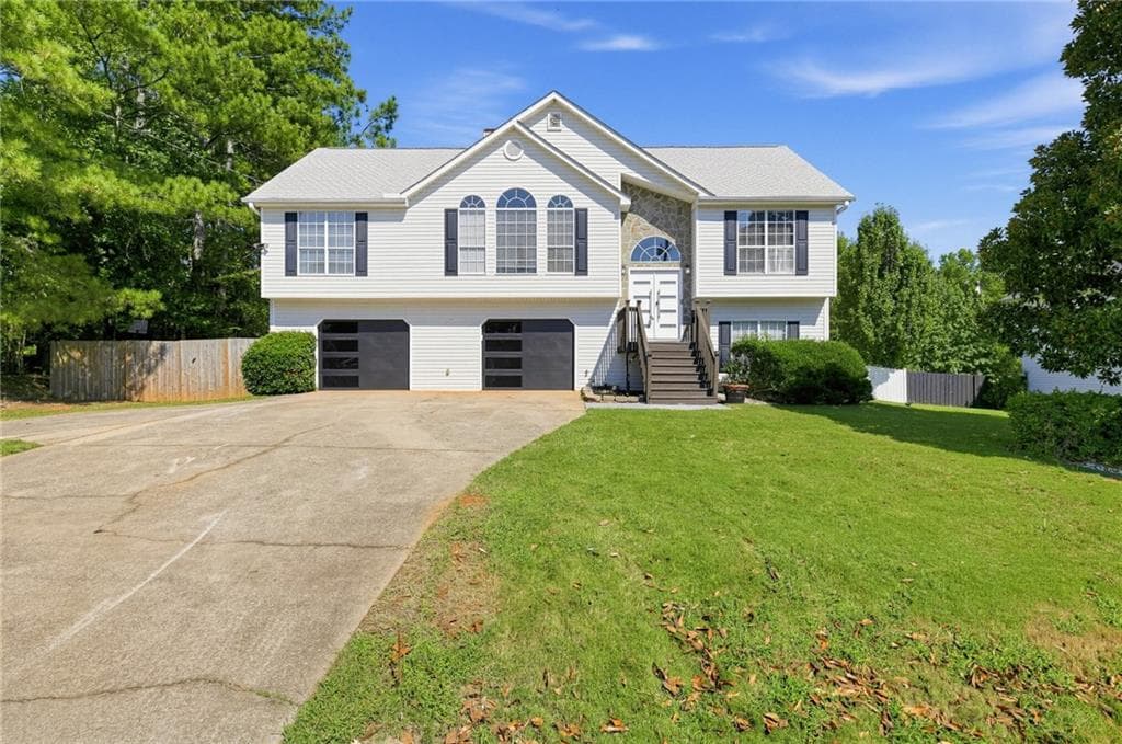 6 bedroom, 3 bathroom, 2,154 sq ft single family residence for sale at 2366 Old Lower River Road, Douglasville, GA 30135 — photo 2