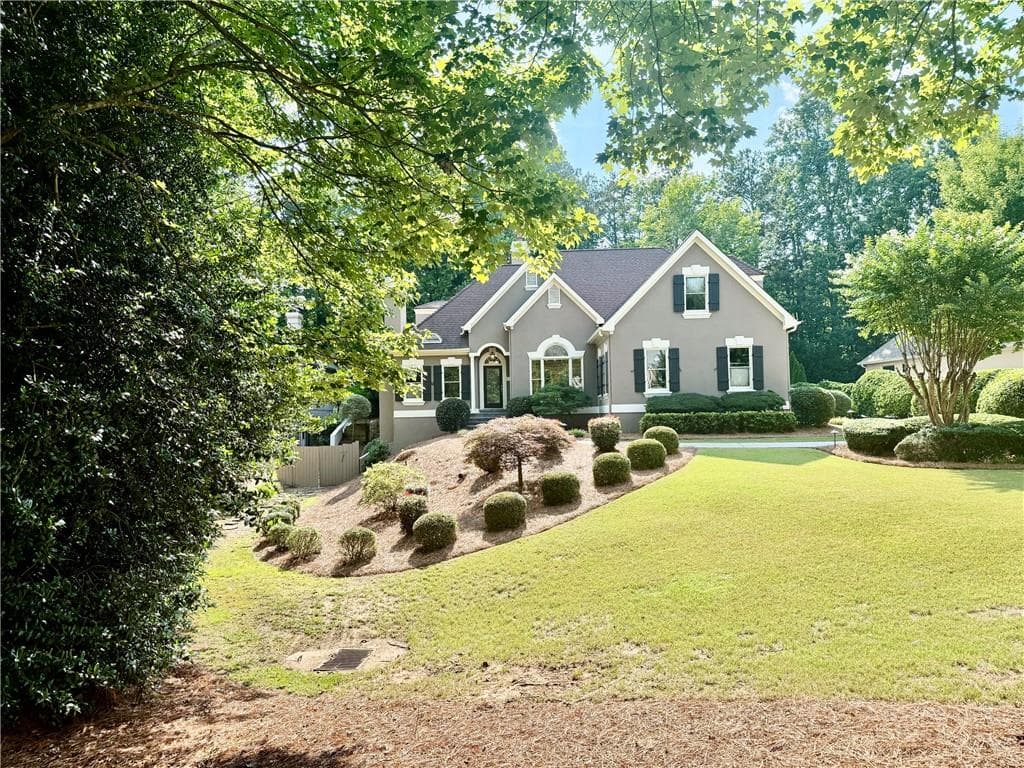 5 bedroom, 5 bathroom, 4,350 sq ft single family residence for sale at 7605 Wentworth Drive, Duluth, GA 30097 — photo 2