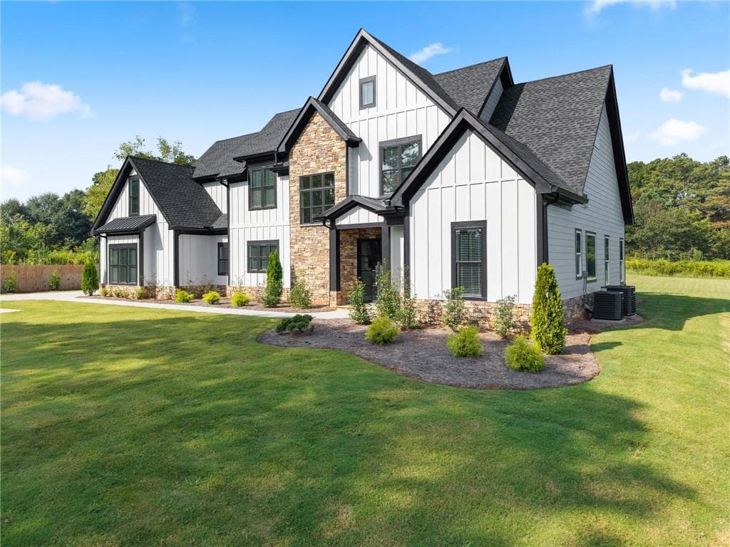 5 bedroom, 6 bathroom, 3,842 sq ft single family residence for sale at 2275 Dr Bramblett Road, Cumming, GA 30028 — photo 4