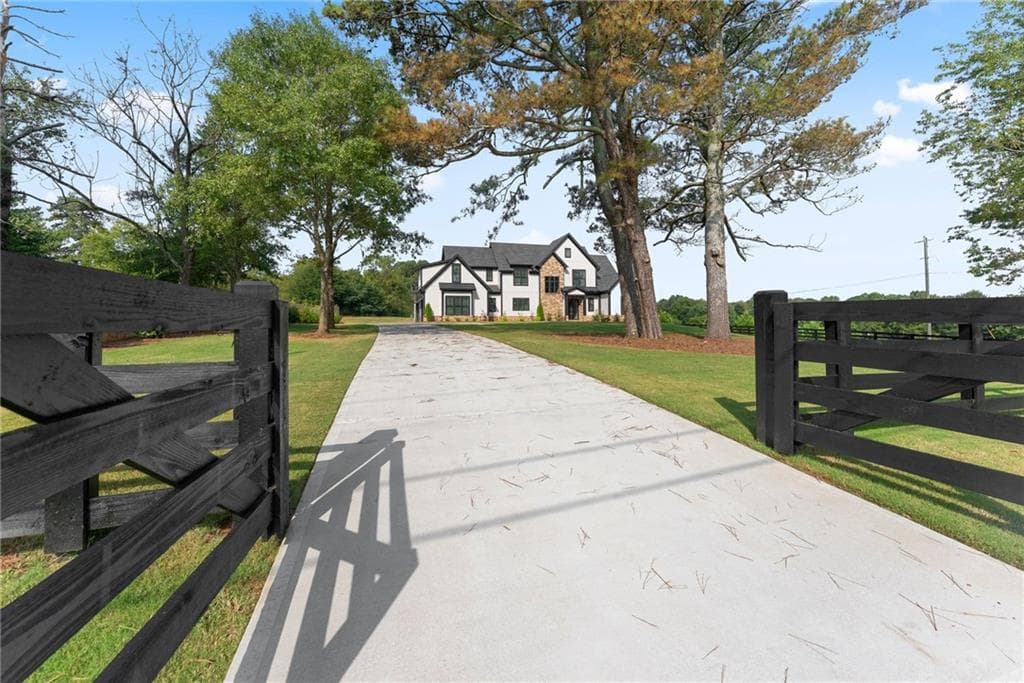 5 bedroom, 6 bathroom, 3,842 sq ft single family residence for sale at 2275 Dr Bramblett Road, Cumming, GA 30028 — photo 3