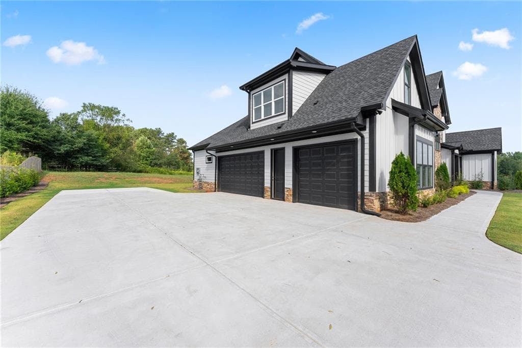 5 bedroom, 6 bathroom, 3,842 sq ft single family residence for sale at 2275 Dr Bramblett Road, Cumming, GA 30028 — photo 5