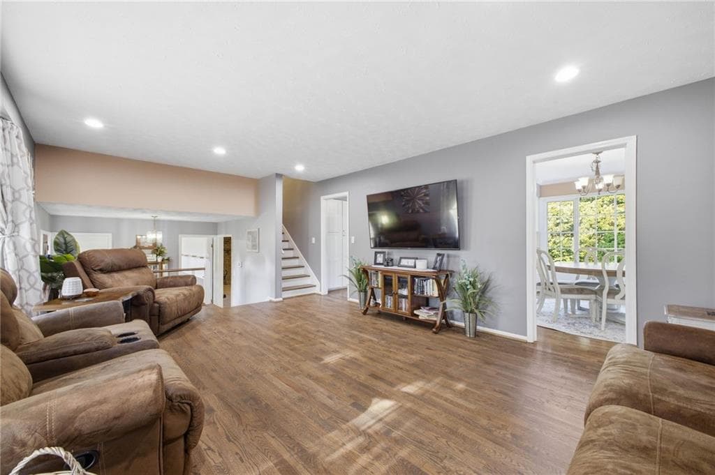 4 bedroom, 3 bathroom, 2,548 sq ft single family residence for sale at 43 Ridgeview Drive, Silver Creek, GA 30173 — photo 6
