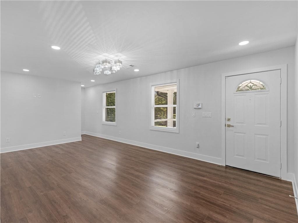 5 bedroom, 5 bathroom, 2,184 sq ft single family residence for sale at 984 Morrow Road, Morrow, GA 30260 — photo 2