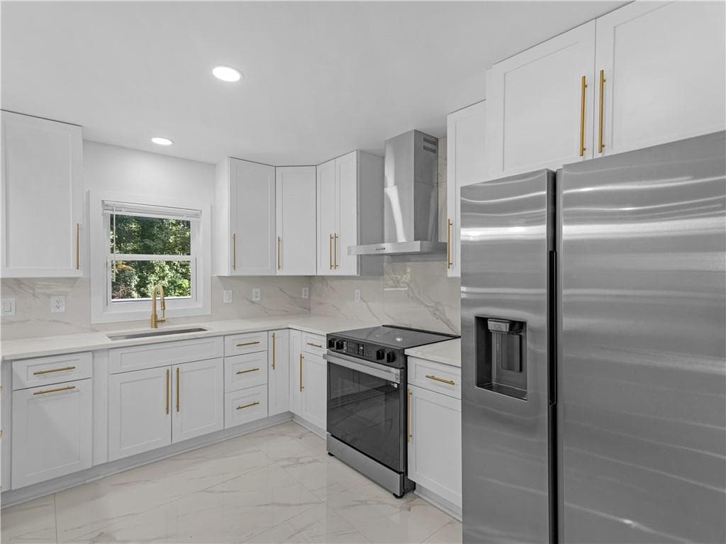 5 bedroom, 5 bathroom, 2,184 sq ft single family residence for sale at 984 Morrow Road, Morrow, GA 30260 — photo 6