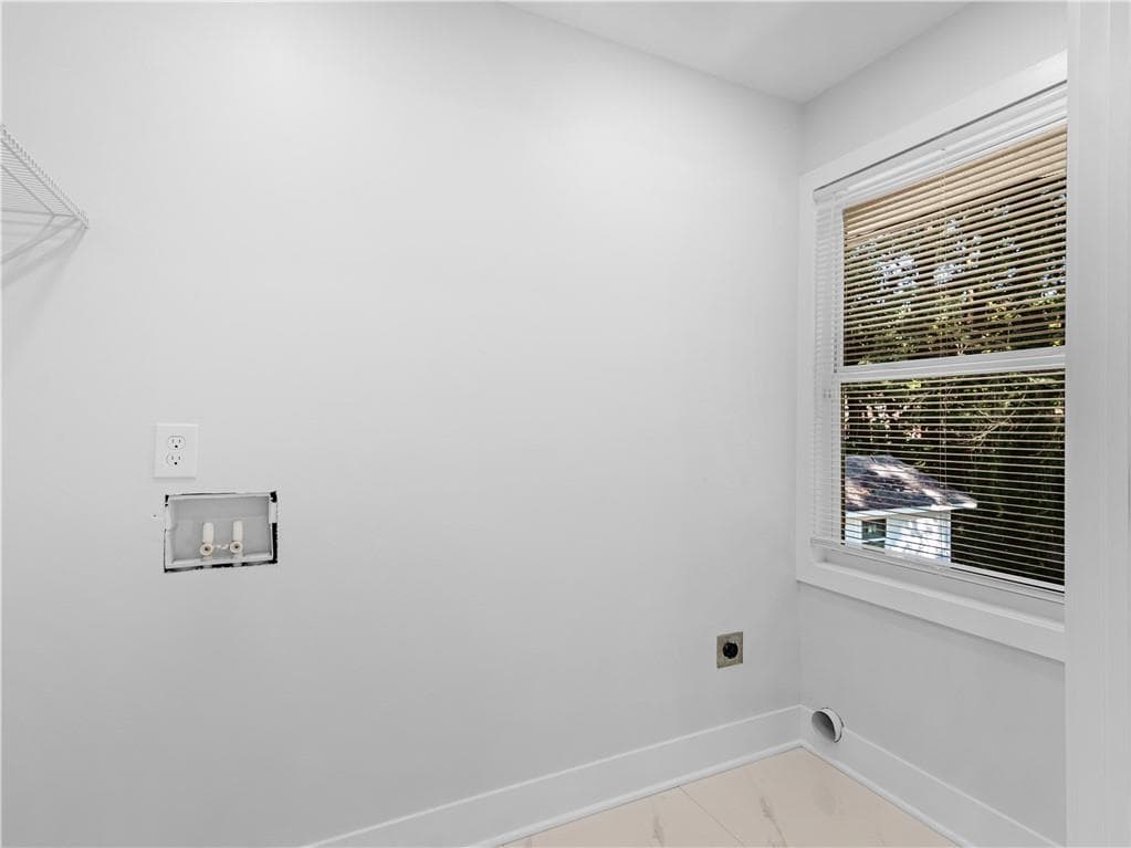 5 bedroom, 5 bathroom, 2,184 sq ft single family residence for sale at 984 Morrow Road, Morrow, GA 30260 — photo 9