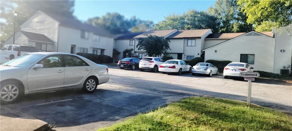 2 bedroom, 3 bathroom, 1,307 sq ft townhouse for sale at 1014 Country Court, Lawrenceville, GA 30044 — photo 5