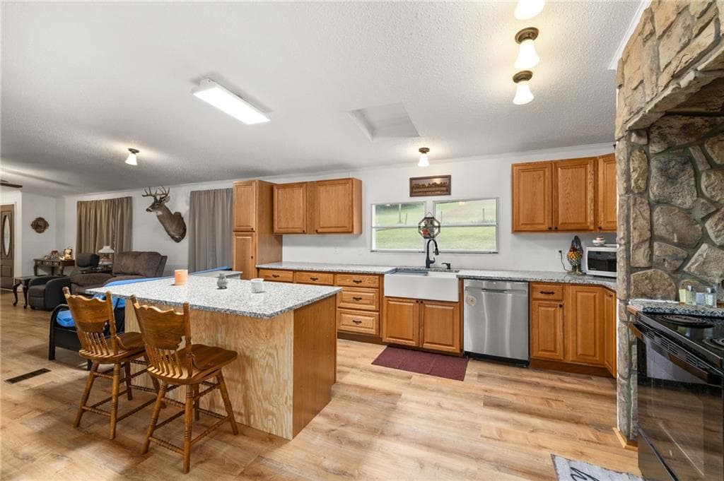 4 bedroom, 3 bathroom, 2,184 sq ft single family residence for sale at 4597 Highway 334, Commerce, GA 30530 — photo 8