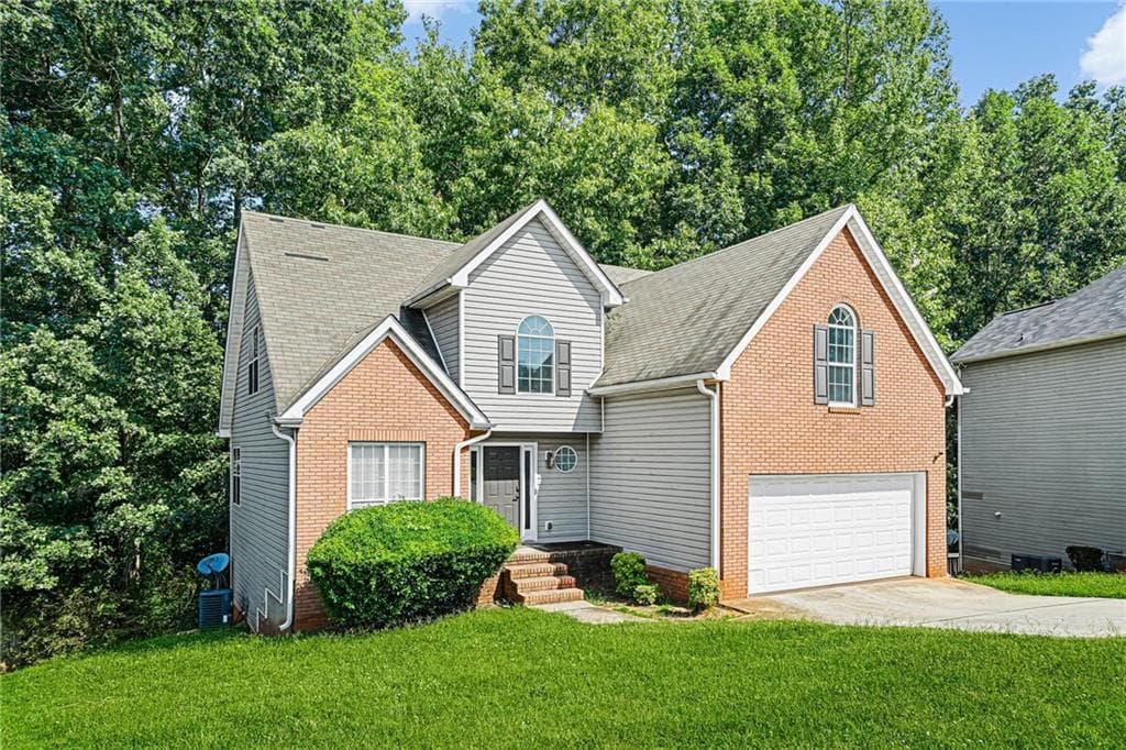 5 bedroom, 5 bathroom, 3,204 sq ft single family residence for sale at 1347 Vine Circle, Mcdonough, GA 30253 — photo 2