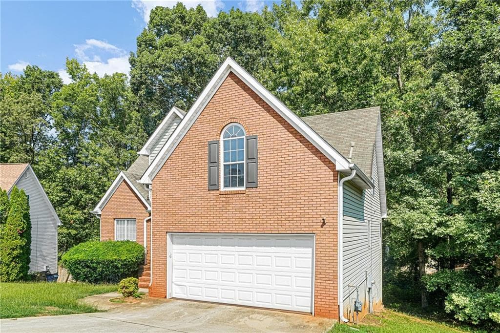 5 bedroom, 5 bathroom, 3,204 sq ft single family residence for sale at 1347 Vine Circle, Mcdonough, GA 30253 — photo 3