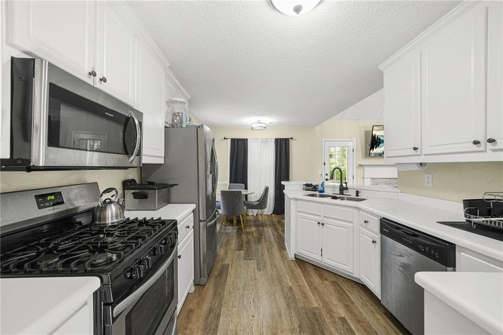 5 bedroom, 5 bathroom, 3,204 sq ft single family residence for sale at 1347 Vine Circle, Mcdonough, GA 30253 — photo 7