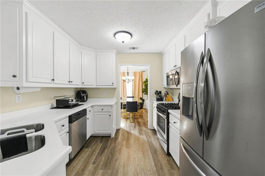 5 bedroom, 5 bathroom, 3,204 sq ft single family residence for sale at 1347 Vine Circle, Mcdonough, GA 30253 — photo 8