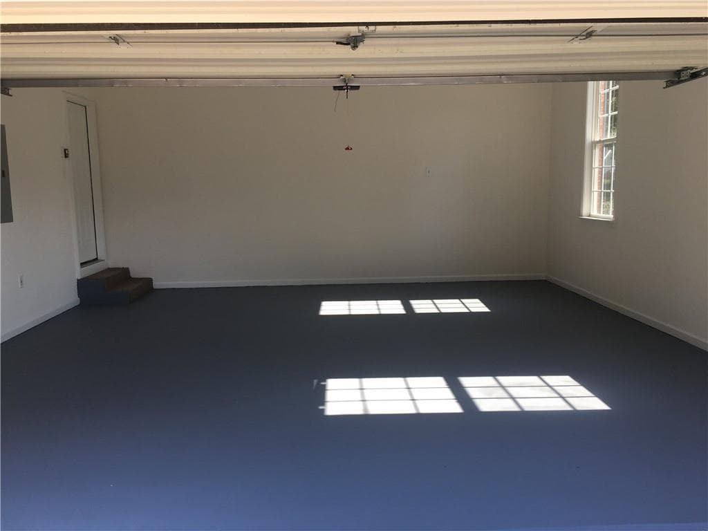 5 bedroom, 3 bathroom, 2,734 sq ft single family residence for sale at 555 Midhurst Place, Johns Creek, GA 30024 — photo 8