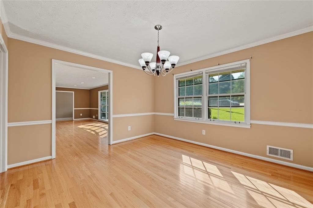3 bedroom, 2 bathroom, 2,211 sq ft single family residence for sale at 2653 Amberly Way, Snellville, GA 30078 — photo 10