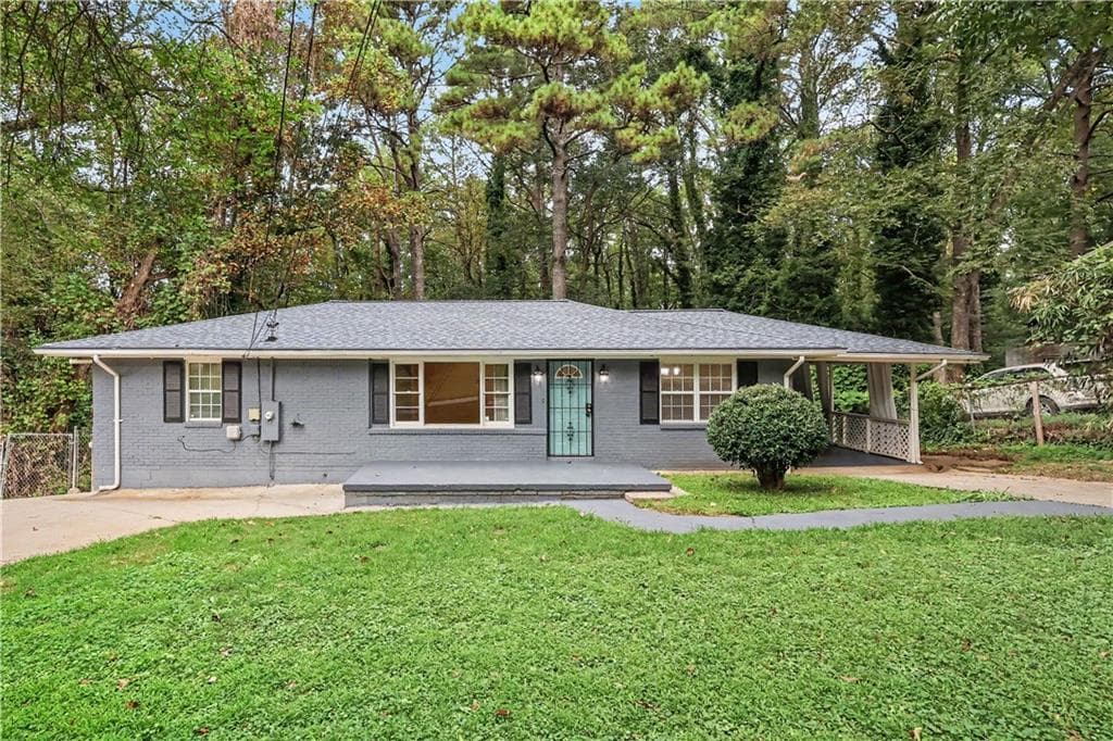 4 bedroom, 3 bathroom, 2,600 sq ft single family residence for sale at 1401 Plaza Avenue, Atlanta, GA 30310 — photo 2