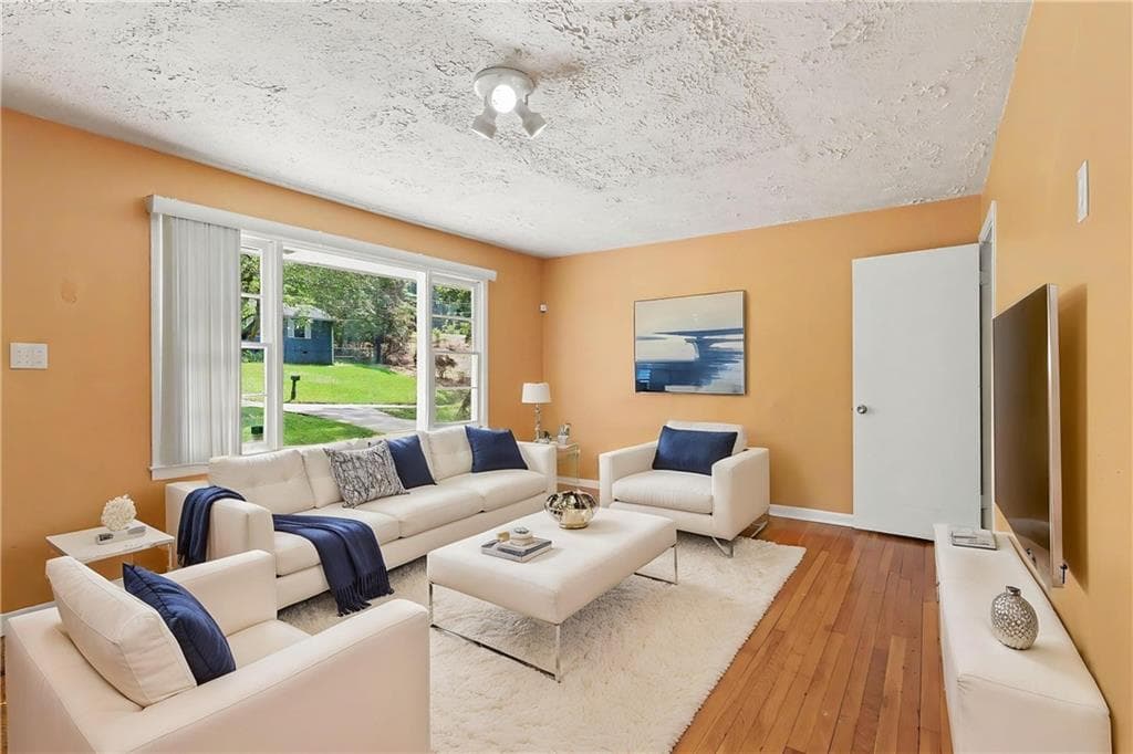 4 bedroom, 3 bathroom, 2,600 sq ft single family residence for sale at 1401 Plaza Avenue, Atlanta, GA 30310 — photo 3