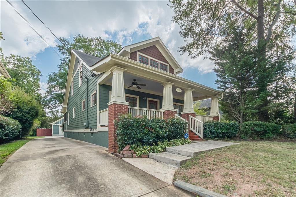 4 bedroom, 3 bathroom, 2,152 sq ft single family residence for sale at 3368 Harrison Road, East Point, GA 30344 — photo 4