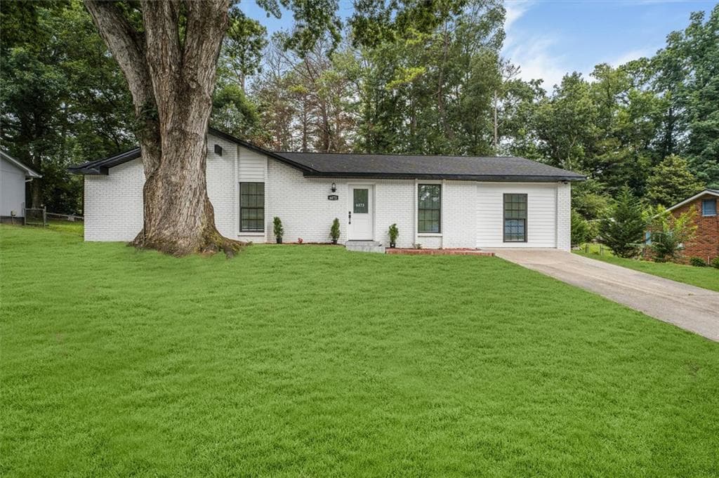 3 bedroom, 2 bathroom, 1,450 sq ft single family residence for rent at 6073 Fieldcrest Drive, Morrow, GA 30260 for $1,950 a month