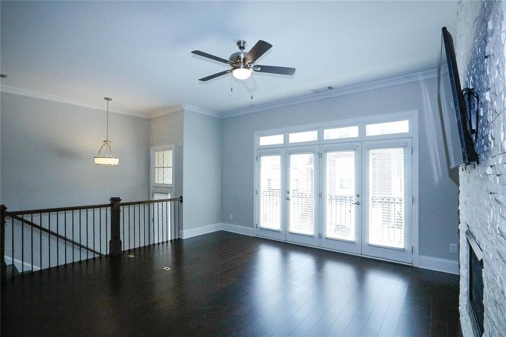 3 bedroom, 4 bathroom, 2,213 sq ft townhouse for rent at 1920 Townsend Court, Atlanta, GA 30329 for $3,650 a month — photo 4