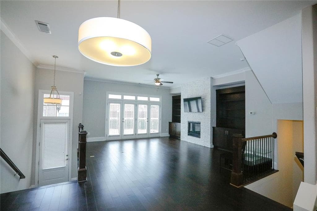 3 bedroom, 4 bathroom, 2,213 sq ft townhouse for rent at 1920 Townsend Court, Atlanta, GA 30329 for $3,650 a month — photo 7