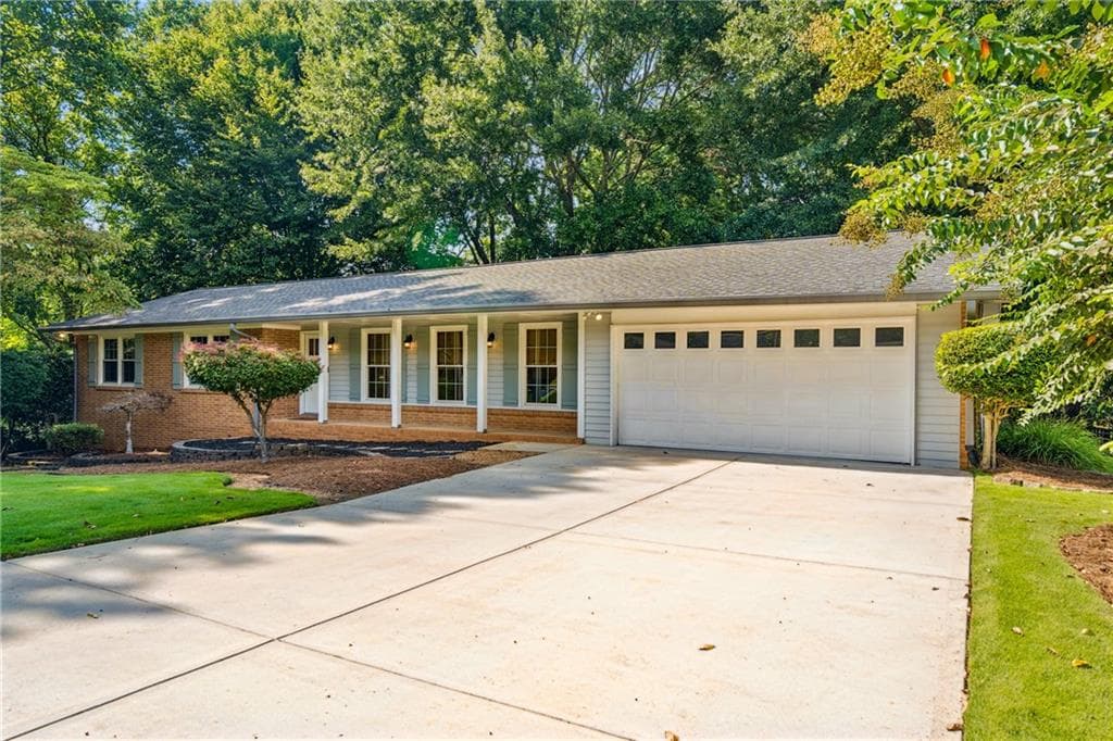 4 bedroom, 2 bathroom, 2,122 sq ft single family residence for sale at 6855 Ramundo Drive, Atlanta, GA 30360 — photo 2
