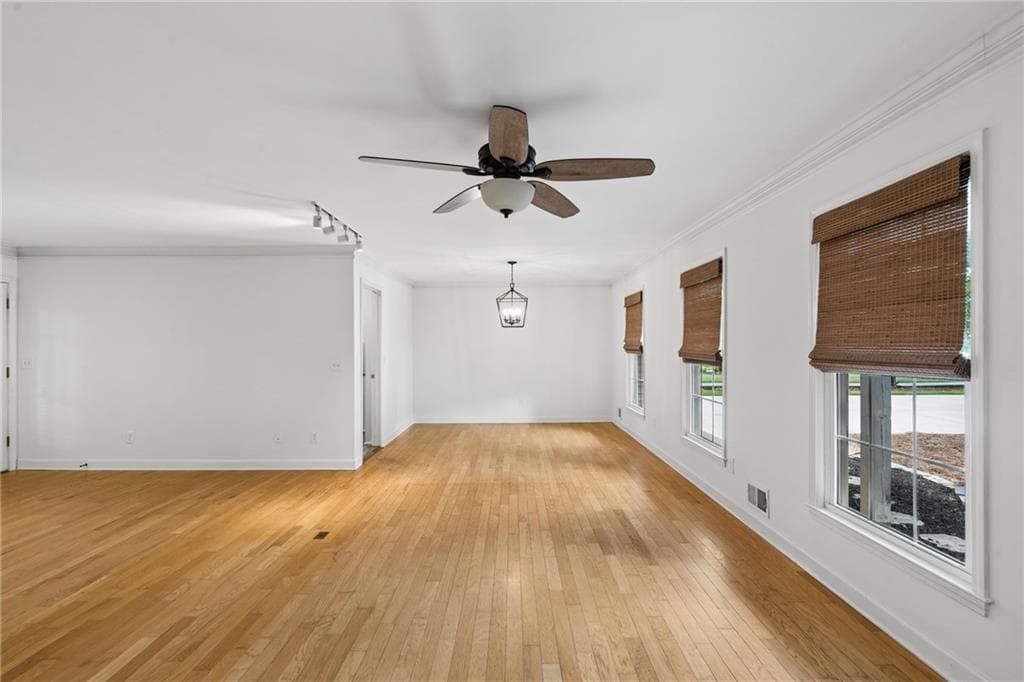 4 bedroom, 2 bathroom, 2,122 sq ft single family residence for sale at 6855 Ramundo Drive, Atlanta, GA 30360 — photo 7