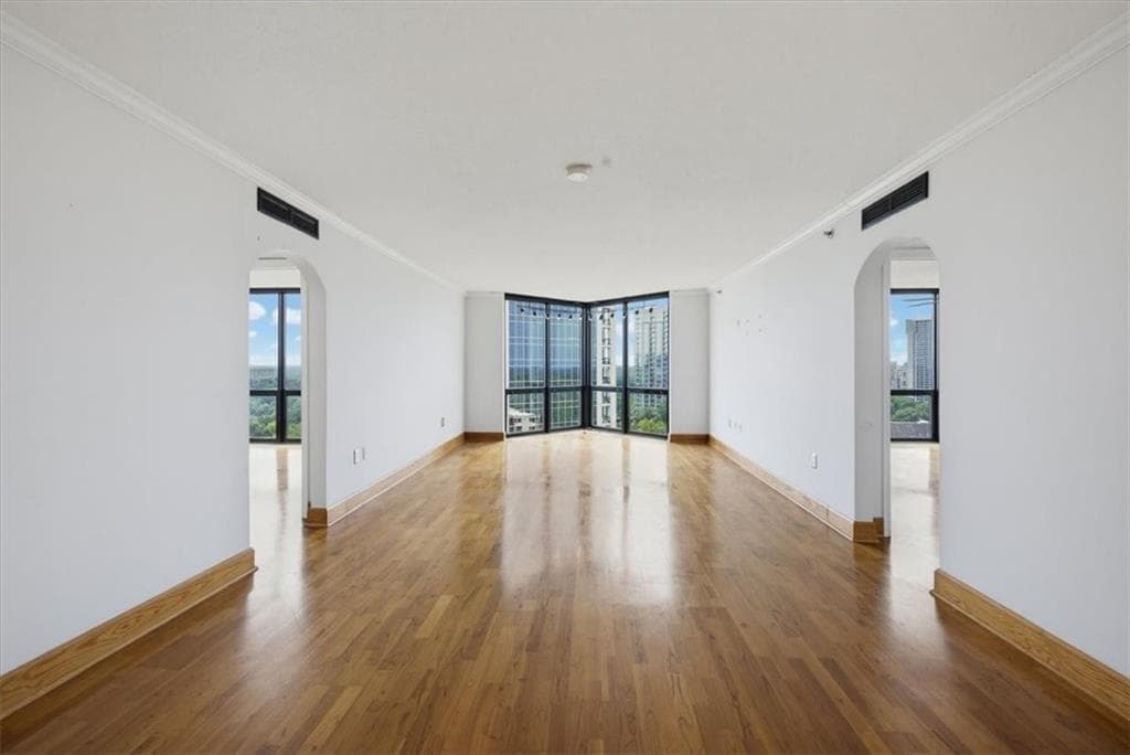 2 bedroom, 2 bathroom, 1,228 sq ft condominium for sale at 2870 Pharr Court South 2006, Atlanta, GA 30305 — photo 3