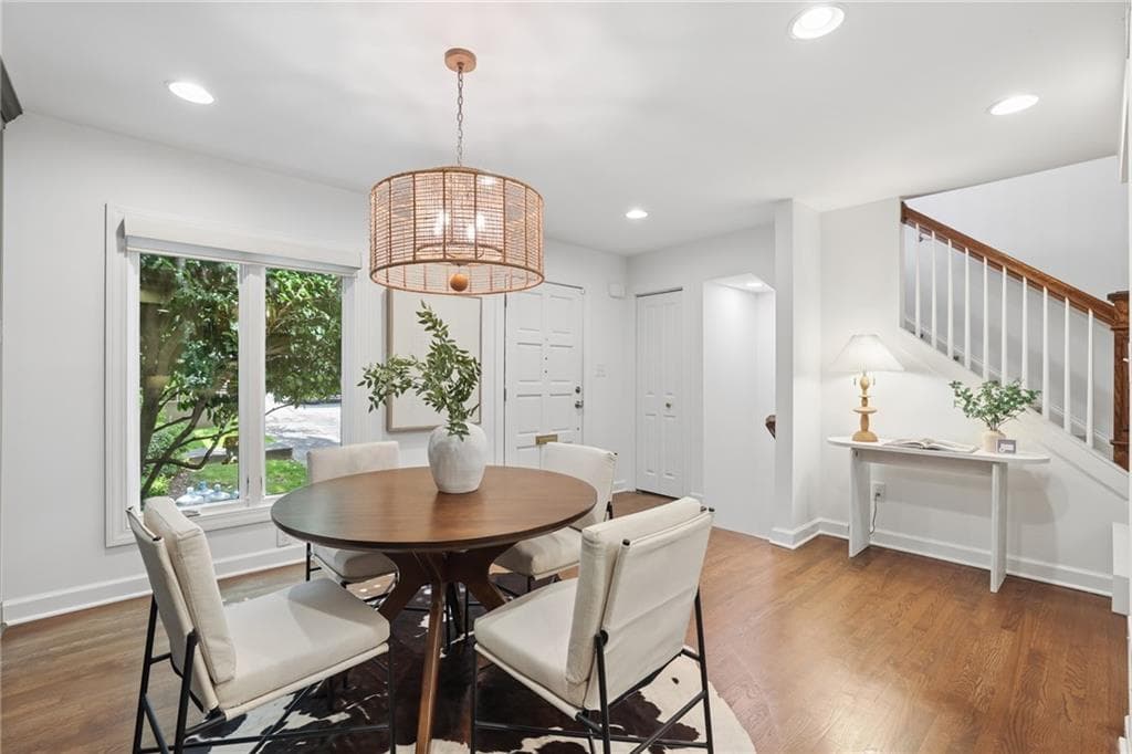 3 bedroom, 4 bathroom, 2,034 sq ft condominium under contract at 83 Ivy Trail, Atlanta, GA 30342 — photo 5
