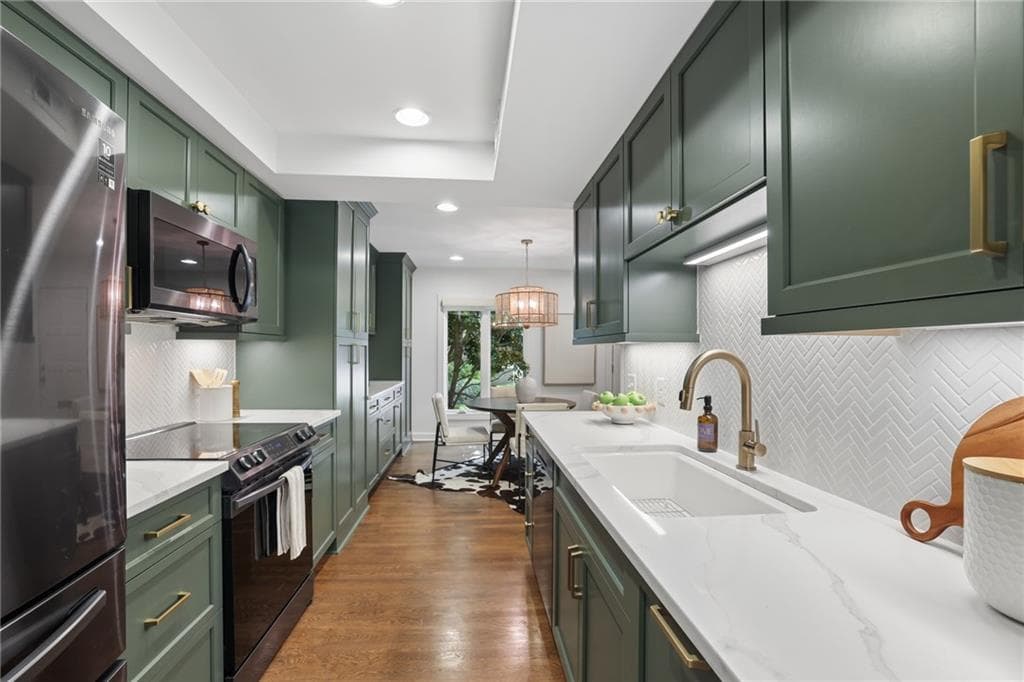 3 bedroom, 4 bathroom, 2,034 sq ft condominium under contract at 83 Ivy Trail, Atlanta, GA 30342 — photo 10