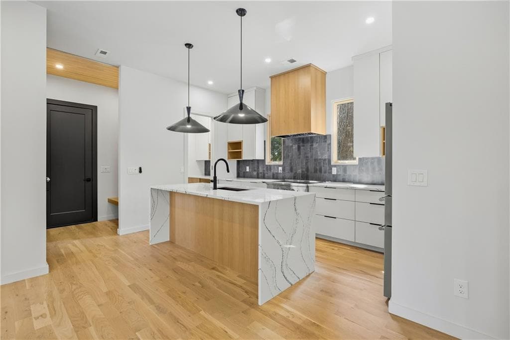 5 bedroom, 4 bathroom townhouse for sale at 1010 Boulevard SE A, Atlanta, GA 30312 — photo 5