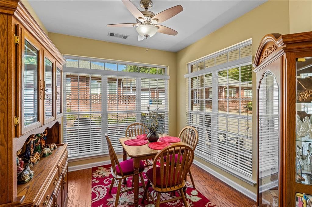 2 bedroom, 2 bathroom, 1,154 sq ft condominium for sale at 4232 Pondview Way, Oakwood, GA 30566 — photo 4