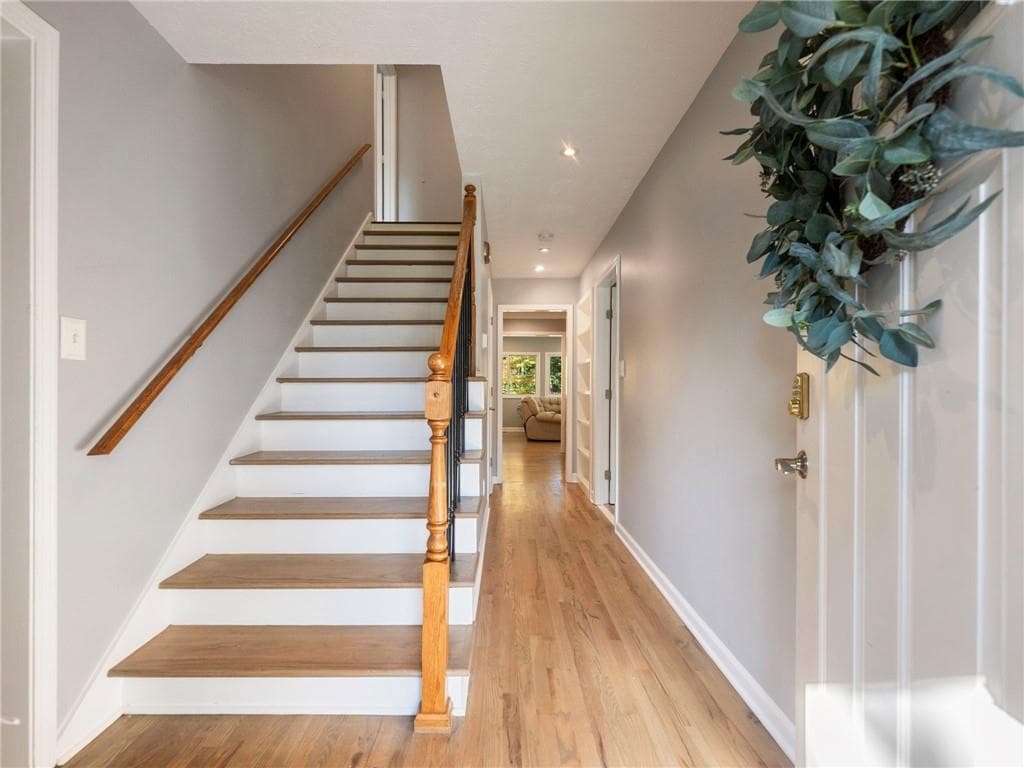 4 bedroom, 4 bathroom, 2,582 sq ft single family residence for sale at 1229 Gate Post Lane, Lawrenceville, GA 30044 — photo 4