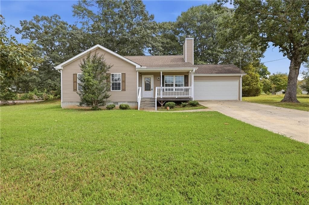 3 bedroom, 2 bathroom, 1,218 sq ft single family residence for sale at 6214 Helen Street, Lula, GA 30554 — photo 2