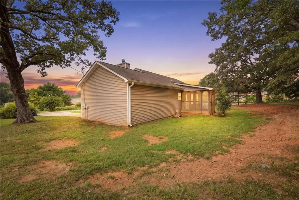 3 bedroom, 2 bathroom, 1,218 sq ft single family residence for sale at 6214 Helen Street, Lula, GA 30554 — photo 3