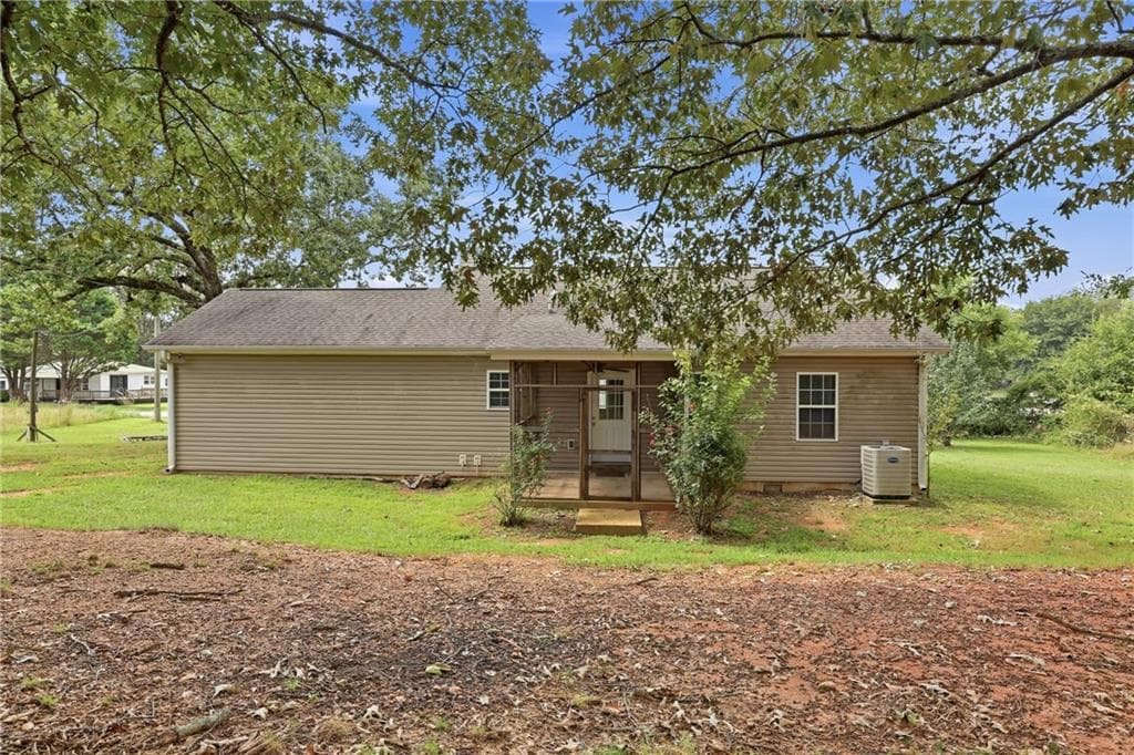 3 bedroom, 2 bathroom, 1,218 sq ft single family residence for sale at 6214 Helen Street, Lula, GA 30554 — photo 5