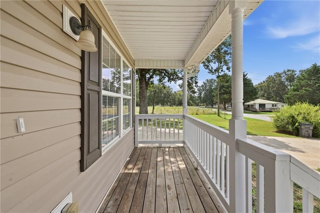 3 bedroom, 2 bathroom, 1,218 sq ft single family residence for sale at 6214 Helen Street, Lula, GA 30554 — photo 9