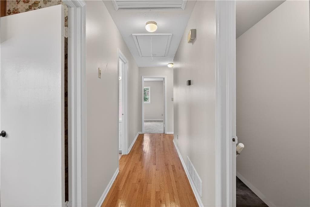3 bedroom, 2 bathroom, 1,763 sq ft single family residence for sale at 2569 Sky Lane Dr, Marietta, GA 30062 — photo 9