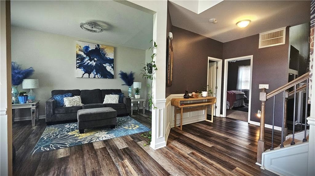 4 bedroom, 3 bathroom, 3,702 sq ft single family residence for sale at 240 Kestrel Circle, Covington, GA 30014 — photo 5