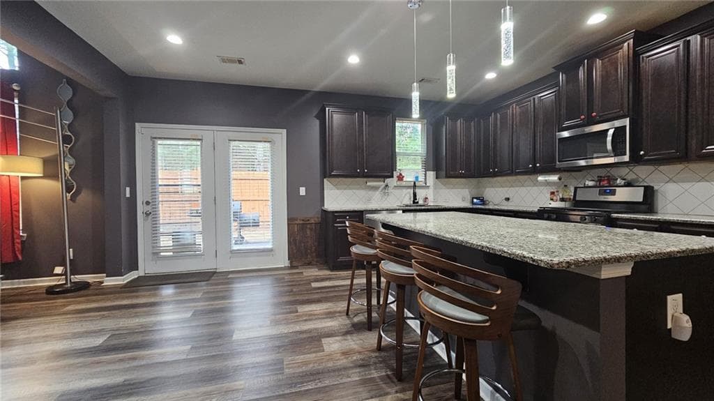 4 bedroom, 3 bathroom, 3,702 sq ft single family residence for sale at 240 Kestrel Circle, Covington, GA 30014 — photo 9