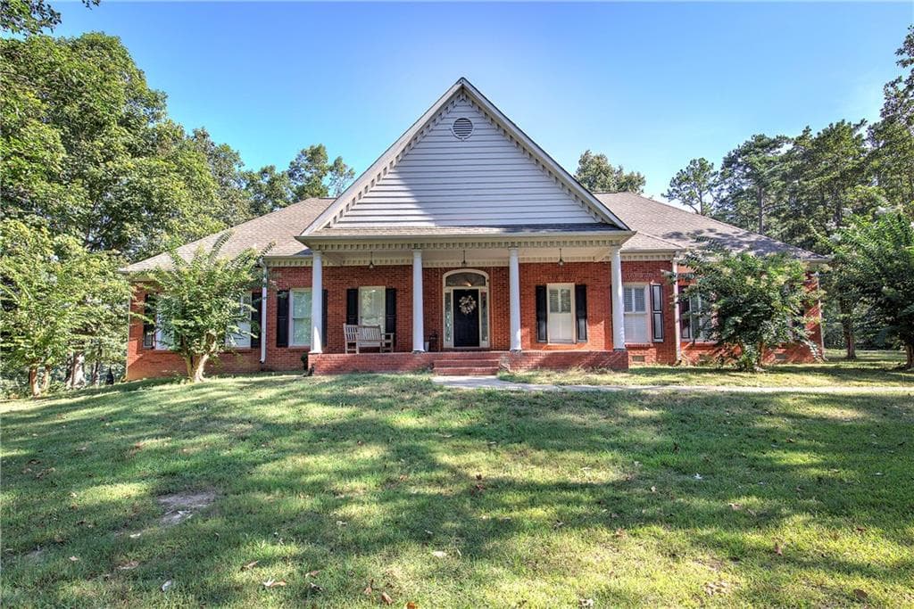 3 bedroom, 3 bathroom, 3,060 sq ft single family residence for sale at 220 Connesena Road, Kingston, GA 30145