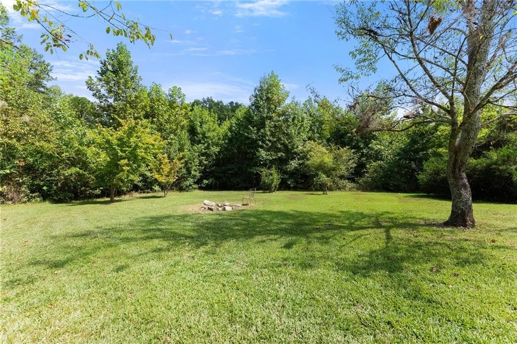 3 bedroom, 2 bathroom, 1,800 sq ft single family residence for sale at 93 Rider Road Spur, Dawsonville, GA 30534 — photo 3