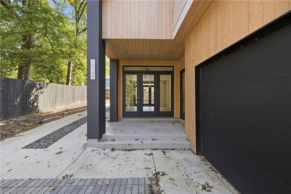 5 bedroom, 4 bathroom townhouse for sale at 1010 Boulevard SE B, Atlanta, GA 30312 — photo 2