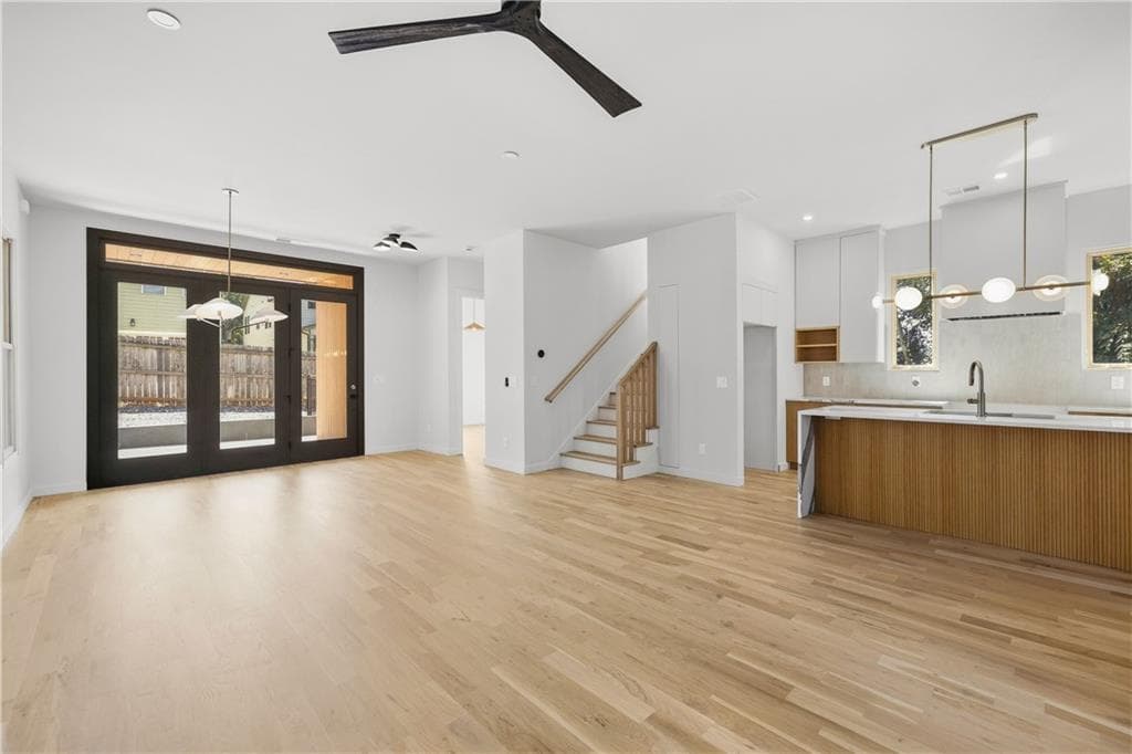 5 bedroom, 4 bathroom townhouse for sale at 1010 Boulevard SE B, Atlanta, GA 30312 — photo 4