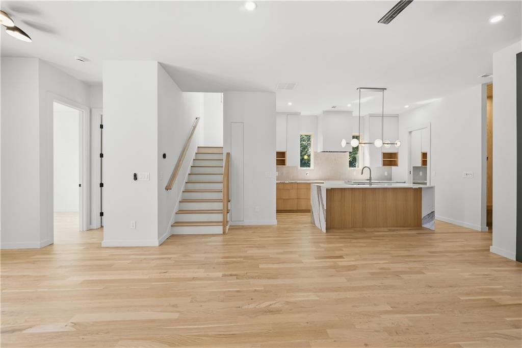 5 bedroom, 4 bathroom townhouse for sale at 1010 Boulevard SE B, Atlanta, GA 30312 — photo 10