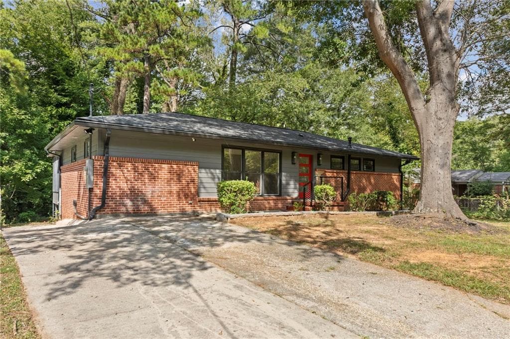 5 bedroom, 4 bathroom, 2,538 sq ft single family residence for sale at 266 Simon Terrace, Atlanta, GA 30318 — photo 3