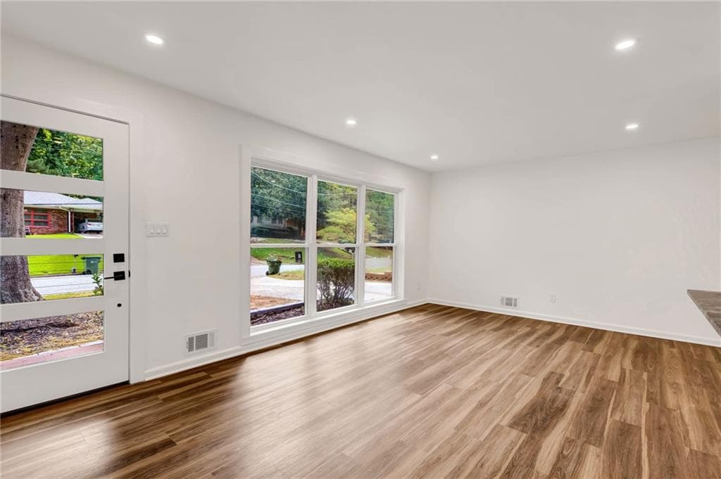 5 bedroom, 4 bathroom, 2,538 sq ft single family residence for sale at 266 Simon Terrace, Atlanta, GA 30318 — photo 7