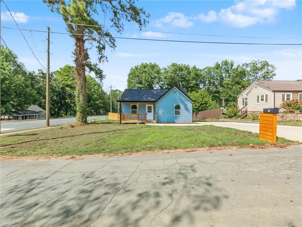 3 bedroom, 2 bathroom, 1,200 sq ft single family residence for sale at 1 Lucille Avenue, Rome, GA 30165 — photo 2
