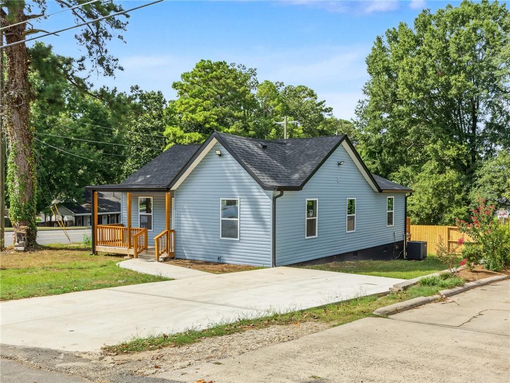 3 bedroom, 2 bathroom, 1,200 sq ft single family residence for sale at 1 Lucille Avenue, Rome, GA 30165 — photo 4