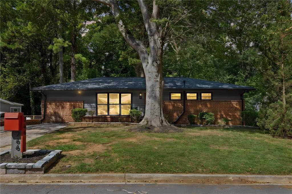 5 bedroom, 4 bathroom, 2,538 sq ft single family residence for rent at 266 Simon Terrace, Atlanta, GA 30318 for $3,500 a month — photo 2