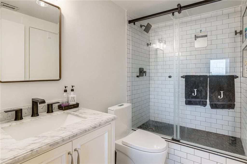 1 bedroom, 1 bathroom, 645 sq ft condominium for sale at 1280 W Peachtree Street 805, Atlanta, GA 30309 — photo 9