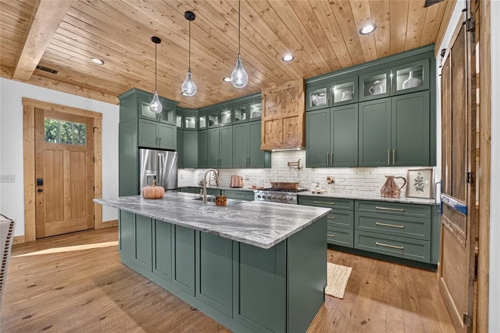 3 bedroom, 3 bathroom, 1,920 sq ft single family residence for sale at 91 Edgewater Drive, Ellijay, GA 30540 — photo 5